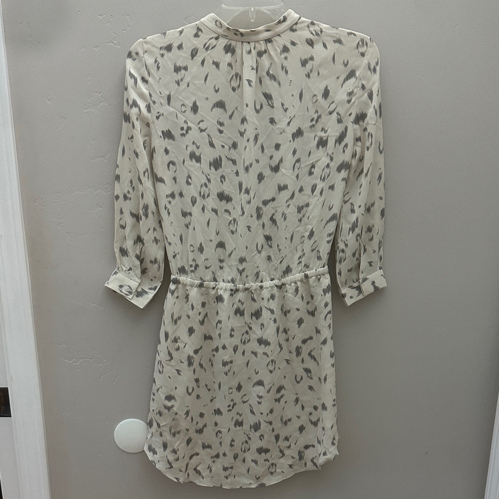 Babaton Silk Elegant Cream Print Long Sleeve Dress - Picture 3 of 3